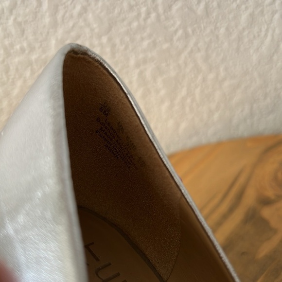 Naturalizer Anna Pump in Silver Leather - Picture 6 of 6